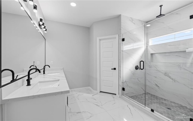 910 E 39th Street, San Juan, TX 78589, 3 Habitaciones Habitaciones , ,2 BañosBaños,Residential,En Venta,910 E 39th Street,0,487355