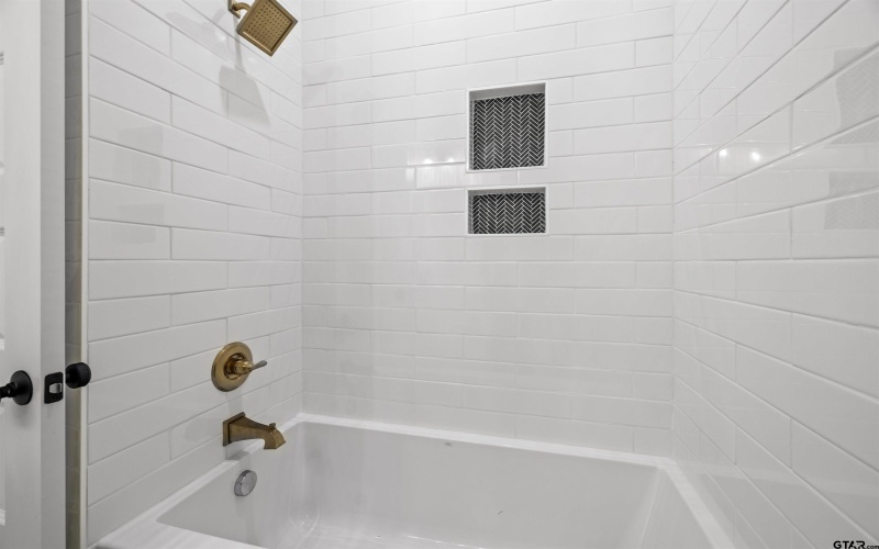 2945 Salado Creek Dr., Tyler, TX 75703, 3 Bedrooms Bedrooms, ,2 BathroomsBathrooms,Residential,For Sale,2945 Salado Creek Dr.,0,25016867