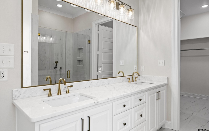 2945 Salado Creek Dr., Tyler, TX 75703, 3 Bedrooms Bedrooms, ,2 BathroomsBathrooms,Residential,For Sale,2945 Salado Creek Dr.,0,25016867