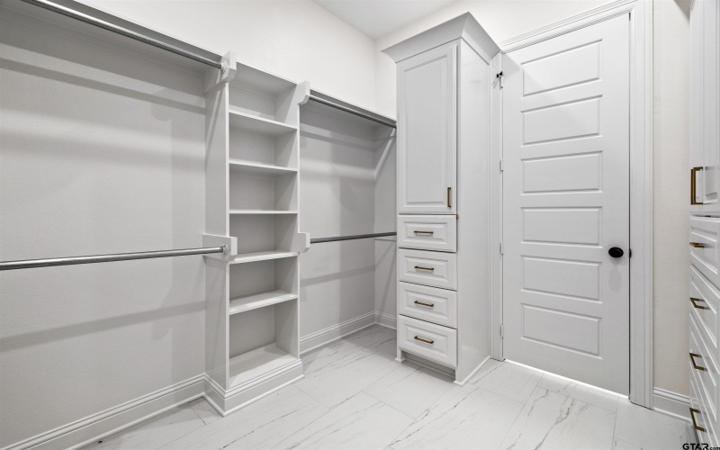 2945 Salado Creek Dr., Tyler, TX 75703, 3 Bedrooms Bedrooms, ,2 BathroomsBathrooms,Residential,For Sale,2945 Salado Creek Dr.,0,25016867