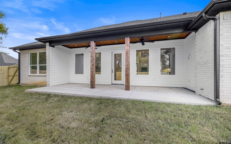 2945 Salado Creek Dr., Tyler, TX 75703, 3 Bedrooms Bedrooms, ,2 BathroomsBathrooms,Residential,For Sale,2945 Salado Creek Dr.,0,25016867