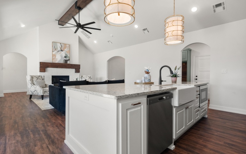 5515 119th Street, Lubbock, TX 79424, 4 Bedrooms Bedrooms, ,2 BathroomsBathrooms,Residential,For Sale,5515 119th Street,0,202563268