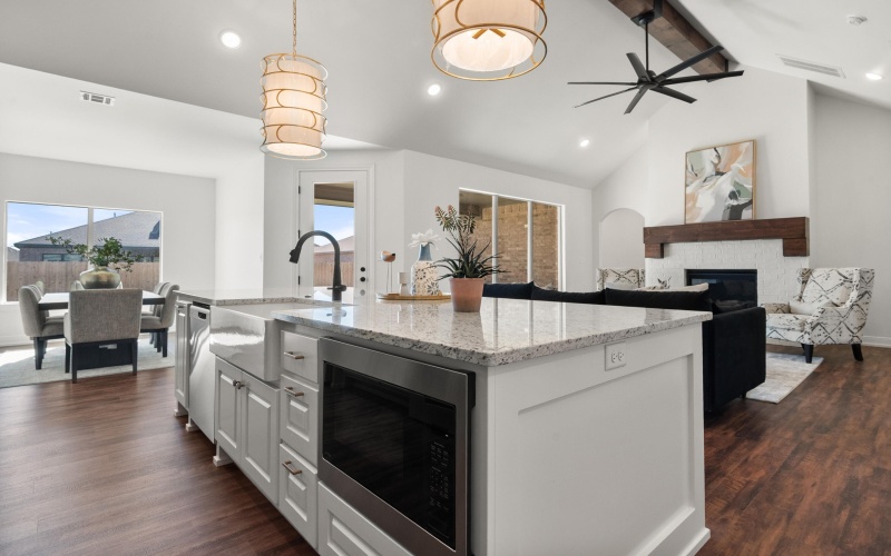 5515 119th Street, Lubbock, TX 79424, 4 Bedrooms Bedrooms, ,2 BathroomsBathrooms,Residential,For Sale,5515 119th Street,0,202563268