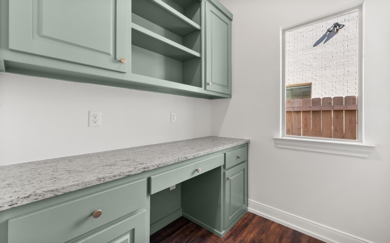 5515 119th Street, Lubbock, TX 79424, 4 Bedrooms Bedrooms, ,2 BathroomsBathrooms,Residential,For Sale,5515 119th Street,0,202563268