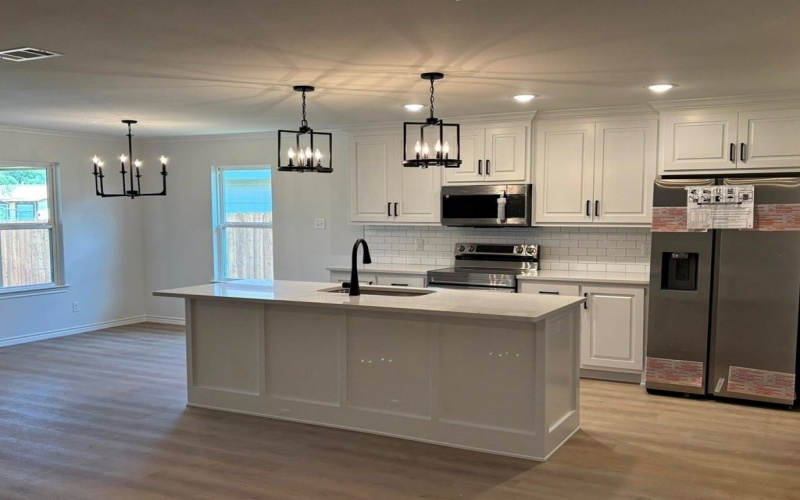 1013 Claborne Court, San Angelo, TX 76903, 3 Bedrooms Bedrooms, ,2 BathroomsBathrooms,Residential,For Sale,1013 Claborne Court,0,129831