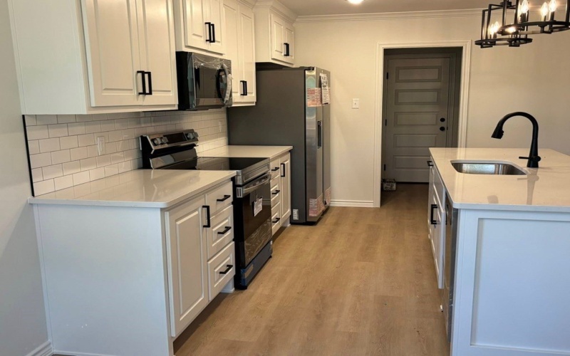 1013 Claborne Court, San Angelo, TX 76903, 3 Bedrooms Bedrooms, ,2 BathroomsBathrooms,Residential,For Sale,1013 Claborne Court,0,129831