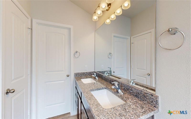 210 Dora Drive, Killeen, TX 76549, 5 Bedrooms Bedrooms, ,2 BathroomsBathrooms,Residential,For Sale,210 Dora Drive,0,598344