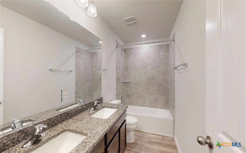 210 Dora Drive, Killeen, TX 76549, 5 Bedrooms Bedrooms, ,2 BathroomsBathrooms,Residential,For Sale,210 Dora Drive,0,598344