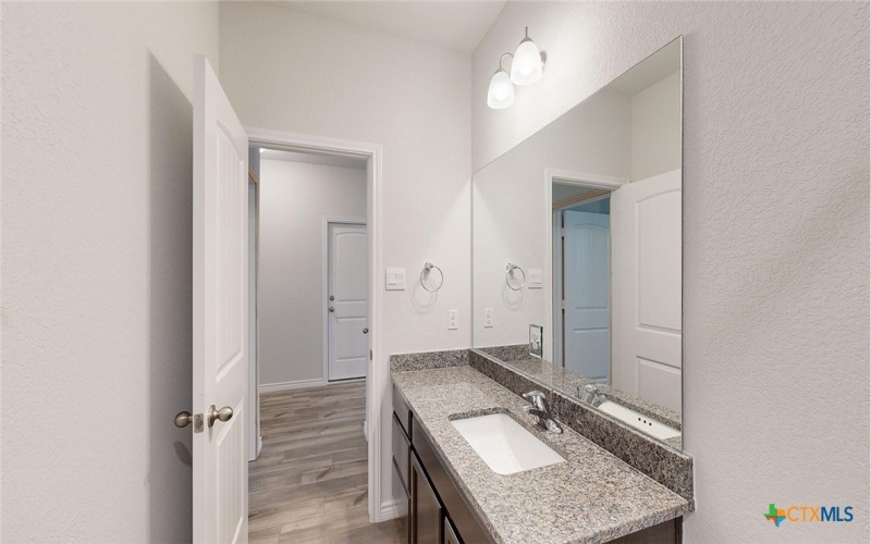 210 Dora Drive, Killeen, TX 76549, 5 Bedrooms Bedrooms, ,2 BathroomsBathrooms,Residential,For Sale,210 Dora Drive,0,598344