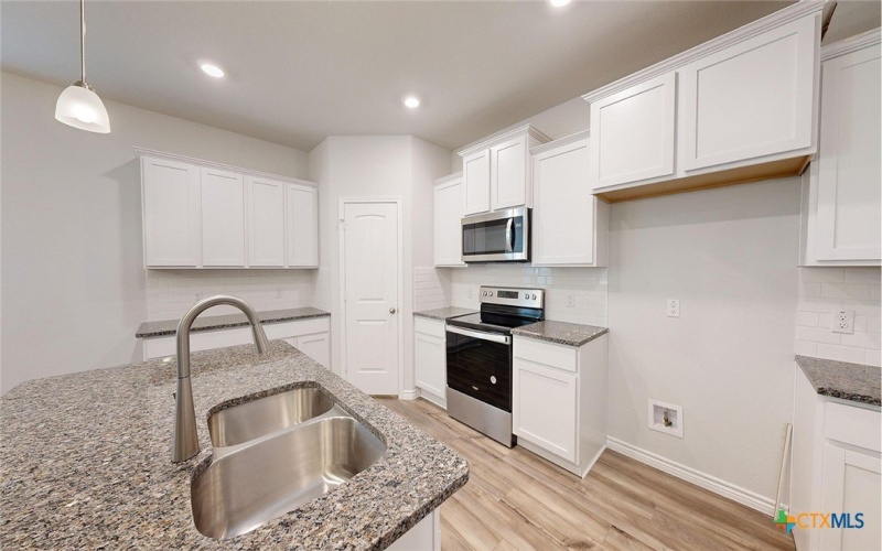 210 Dora Drive, Killeen, TX 76549, 5 Bedrooms Bedrooms, ,2 BathroomsBathrooms,Residential,For Sale,210 Dora Drive,0,598344