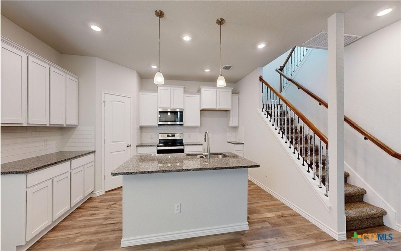 210 Dora Drive, Killeen, TX 76549, 5 Bedrooms Bedrooms, ,2 BathroomsBathrooms,Residential,For Sale,210 Dora Drive,0,598344