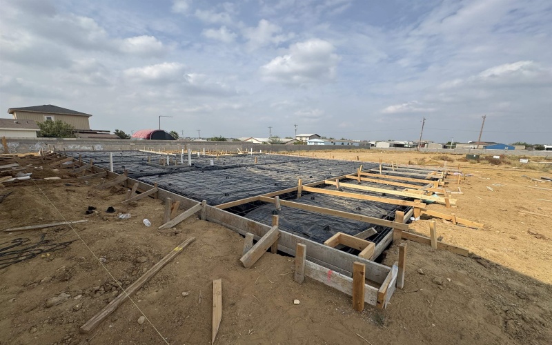 2818 Adamsville, Laredo, TX 78046, 3 Bedrooms Bedrooms, ,2 BathroomsBathrooms,Residential,For Sale,2818 Adamsville,0,20255099