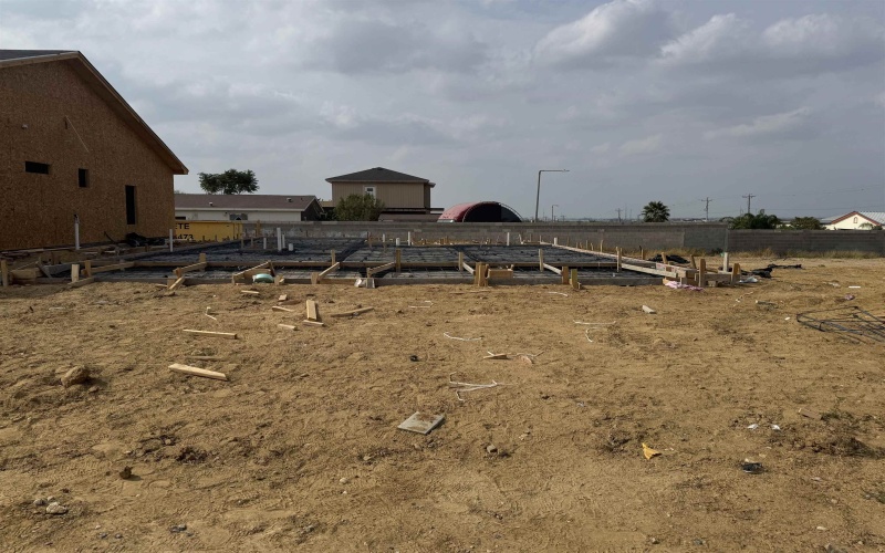 2818 Adamsville, Laredo, TX 78046, 3 Bedrooms Bedrooms, ,2 BathroomsBathrooms,Residential,For Sale,2818 Adamsville,0,20255099