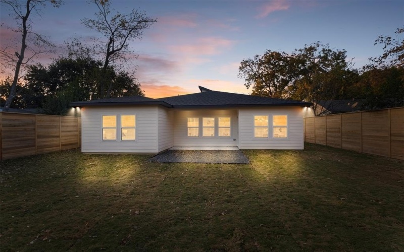 10822 Castolon Drive, Dallas, TX 75228, 3 Bedrooms Bedrooms, ,2 BathroomsBathrooms,Residential,For Sale,10822 Castolon Drive,0,21090250