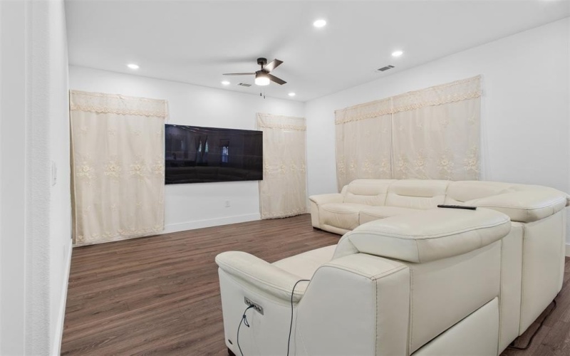 809 Truelove Street, Gainesville, TX 76240, 3 Habitaciones Habitaciones , ,2 BañosBaños,Residential,En Venta,809 Truelove Street,0,21109704