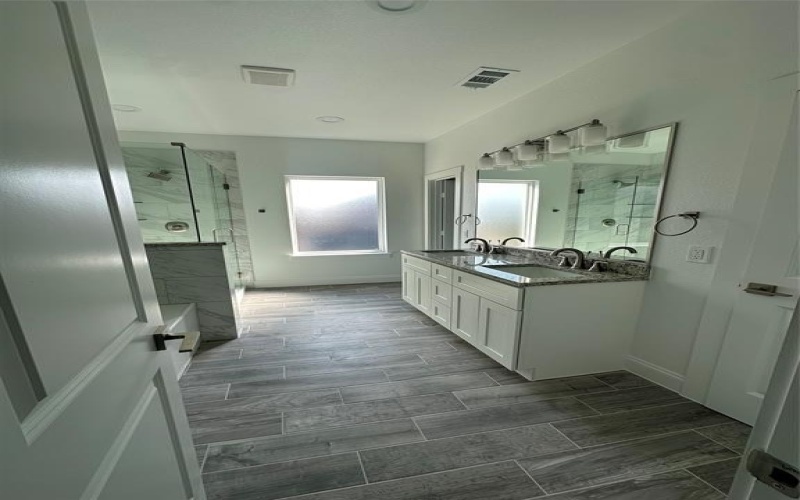 1406 Diceman Avenue, Dallas, TX 75203, 4 Habitaciones Habitaciones , ,3 BañosBaños,Residential,En Venta,1406 Diceman Avenue,0,21116070