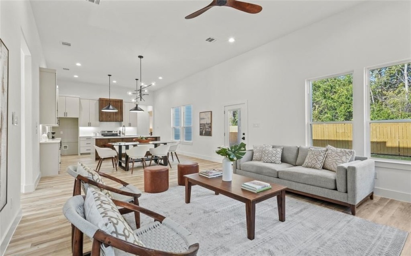 3312 Latimer Street, Dallas, TX 75215, 4 Habitaciones Habitaciones , ,3 BañosBaños,Residential,En Venta,3312 Latimer Street,0,21116254