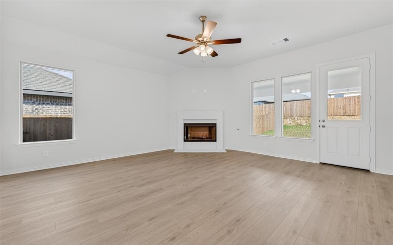 3525 Helena Street, Gainesville, TX 76240, 3 Habitaciones Habitaciones , ,2 BañosBaños,Residential,En Venta,3525 Helena Street,0,21116327