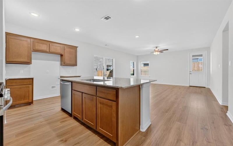 3523 Helena Street, Gainesville, TX 76240, 4 Habitaciones Habitaciones , ,2 BañosBaños,Residential,En Venta,3523 Helena Street,0,21116389