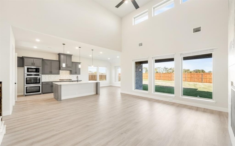 933 Cannes Drive, Red Oak, TX 75154, 5 Habitaciones Habitaciones , ,5 BañosBaños,Residential,En Venta,933 Cannes Drive,0,21116840