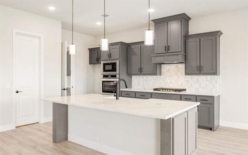 933 Cannes Drive, Red Oak, TX 75154, 5 Habitaciones Habitaciones , ,5 BañosBaños,Residential,En Venta,933 Cannes Drive,0,21116840