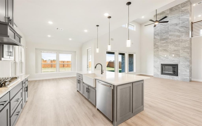 933 Cannes Drive, Red Oak, TX 75154, 5 Habitaciones Habitaciones , ,5 BañosBaños,Residential,En Venta,933 Cannes Drive,0,21116840