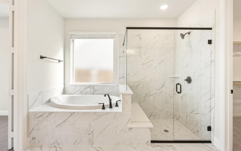 933 Cannes Drive, Red Oak, TX 75154, 5 Habitaciones Habitaciones , ,5 BañosBaños,Residential,En Venta,933 Cannes Drive,0,21116840