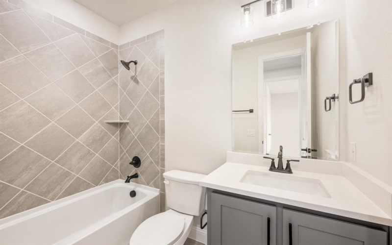 933 Cannes Drive, Red Oak, TX 75154, 5 Habitaciones Habitaciones , ,5 BañosBaños,Residential,En Venta,933 Cannes Drive,0,21116840