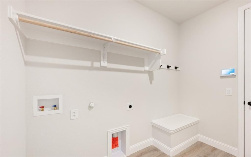 933 Cannes Drive, Red Oak, TX 75154, 5 Habitaciones Habitaciones , ,5 BañosBaños,Residential,En Venta,933 Cannes Drive,0,21116840