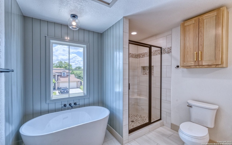 6 Rio Seco, Uvalde, TX 78801, 3 Bedrooms Bedrooms, ,2 BathroomsBathrooms,Residential,For Sale,6 Rio Seco,0,1924004