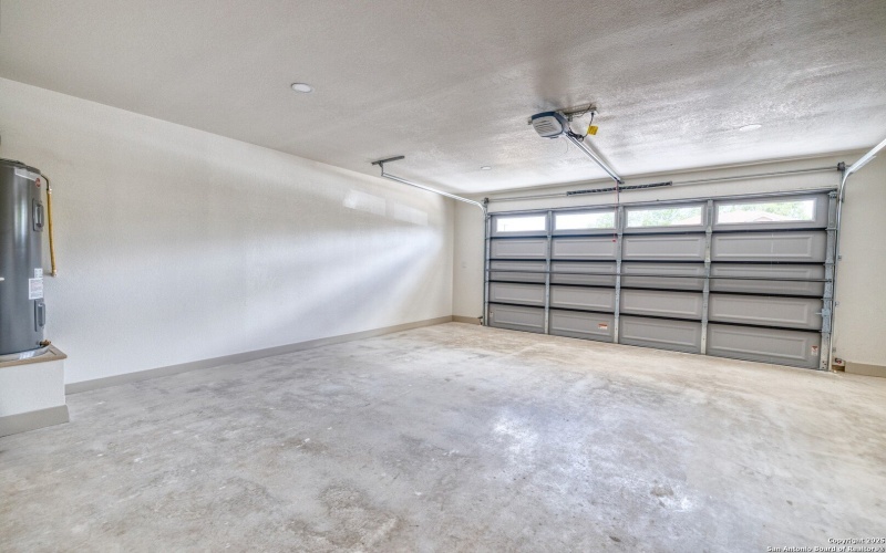 6 Rio Seco, Uvalde, TX 78801, 3 Bedrooms Bedrooms, ,2 BathroomsBathrooms,Residential,For Sale,6 Rio Seco,0,1924004