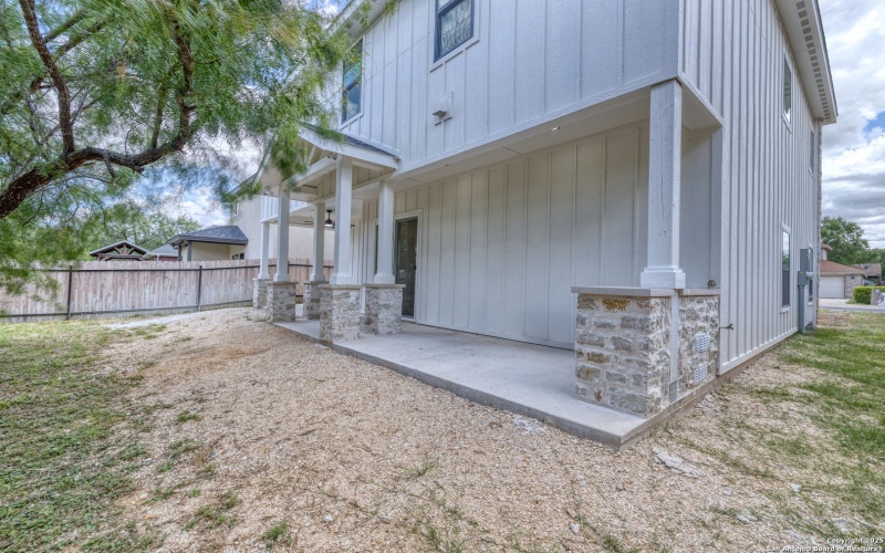 6 Rio Seco, Uvalde, TX 78801, 3 Bedrooms Bedrooms, ,2 BathroomsBathrooms,Residential,For Sale,6 Rio Seco,0,1924004