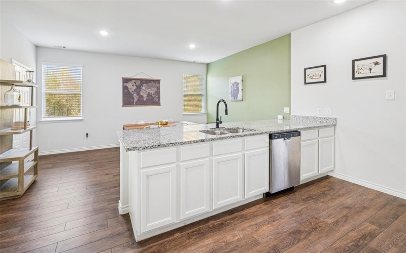 5712 Shore Point Trail, Fort Worth, TX 76119, 3 Bedrooms Bedrooms, ,3 BathroomsBathrooms,Residential,For Sale,5712 Shore Point Trail,0,21114564