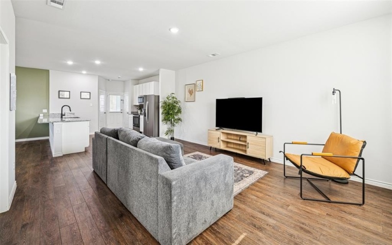 5712 Shore Point Trail, Fort Worth, TX 76119, 3 Bedrooms Bedrooms, ,3 BathroomsBathrooms,Residential,For Sale,5712 Shore Point Trail,0,21114564