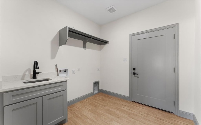 1516 PORTS O CALL Court, Granbury, TX 76048, 4 Bedrooms Bedrooms, ,3 BathroomsBathrooms,Residential,For Sale,1516 PORTS O CALL Court,0,21115113