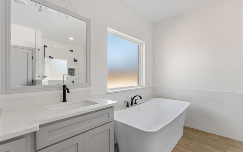 1516 PORTS O CALL Court, Granbury, TX 76048, 4 Bedrooms Bedrooms, ,3 BathroomsBathrooms,Residential,For Sale,1516 PORTS O CALL Court,0,21115113