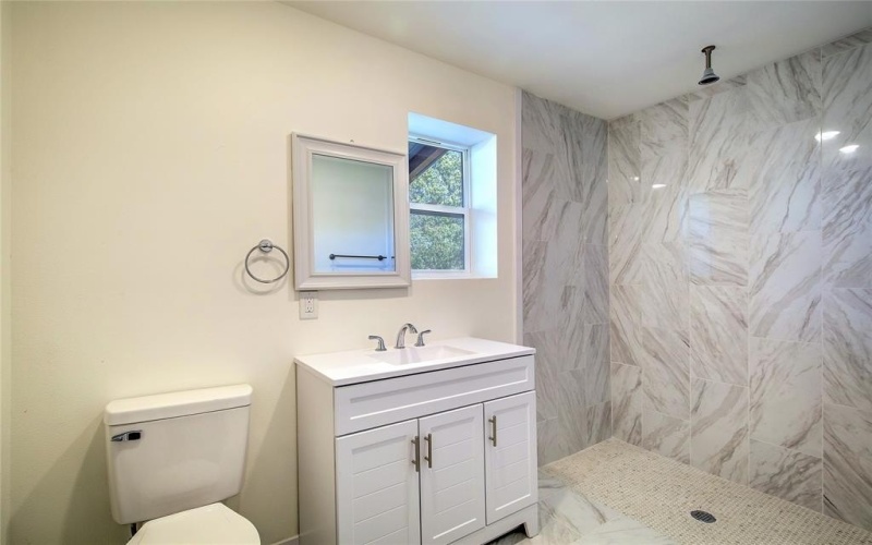 520 N 1st Street, Point, TX 75472, 3 Habitaciones Habitaciones , ,2 BañosBaños,Residential,En Venta,520 N 1st Street,0,21115750