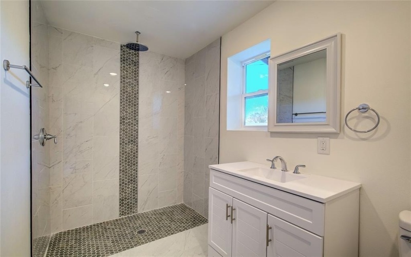 520 N 1st Street, Point, TX 75472, 3 Habitaciones Habitaciones , ,2 BañosBaños,Residential,En Venta,520 N 1st Street,0,21115750