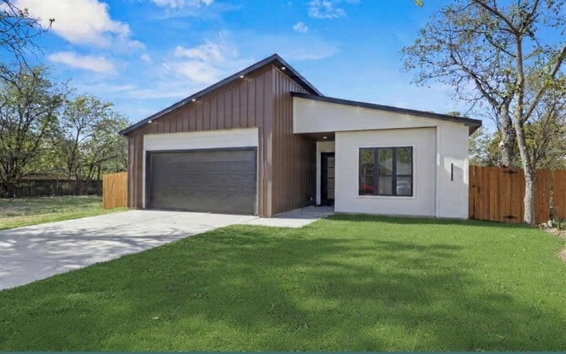 726 Pangburn, Grand Prairie, TX 75051, 4 Habitaciones Habitaciones , ,2 BañosBaños,Residential,En Venta,726 Pangburn,0,21115783