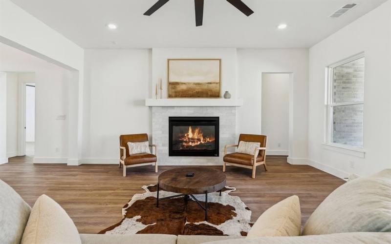 711 Hummingbird Lane, Justin, TX 76247, 4 Habitaciones Habitaciones , ,3 BañosBaños,Residential,En Venta,711 Hummingbird Lane,0,21115956