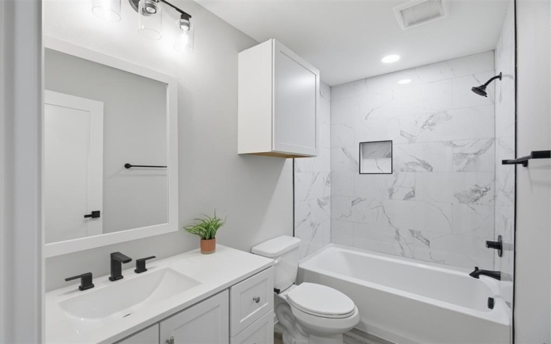 214 W Madison Street, Hillsboro, TX 76645, 3 Bedrooms Bedrooms, ,2 BathroomsBathrooms,Residential,For Sale,214 W Madison Street,0,21115970