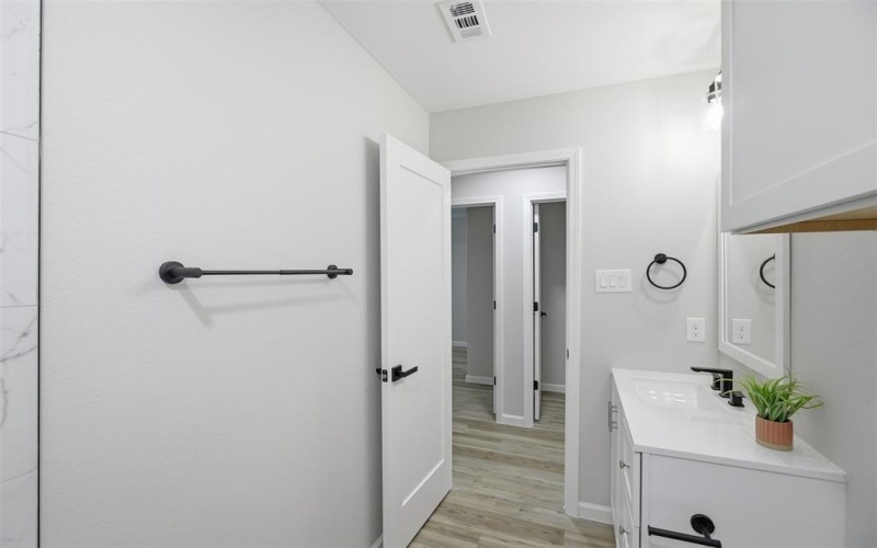 214 W Madison Street, Hillsboro, TX 76645, 3 Bedrooms Bedrooms, ,2 BathroomsBathrooms,Residential,For Sale,214 W Madison Street,0,21115970