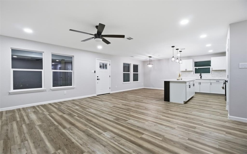 214 W Madison Street, Hillsboro, TX 76645, 3 Bedrooms Bedrooms, ,2 BathroomsBathrooms,Residential,For Sale,214 W Madison Street,0,21115970