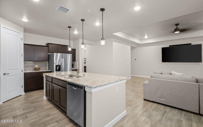 951 MUKER Place, El Paso, TX 79928, 4 Habitaciones Habitaciones , ,2 BañosBaños,Residential,En Venta,951 MUKER Place,0,933985