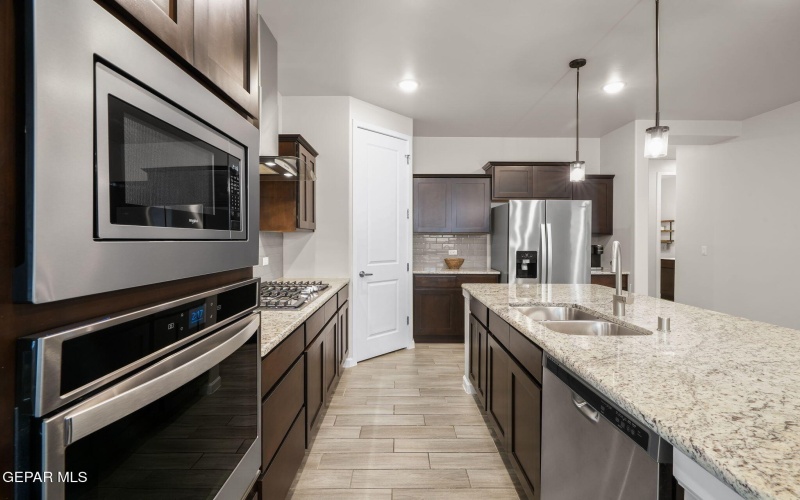 951 MUKER Place, El Paso, TX 79928, 4 Habitaciones Habitaciones , ,2 BañosBaños,Residential,En Venta,951 MUKER Place,0,933985