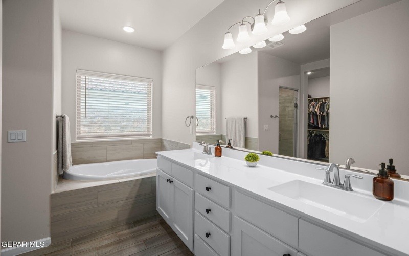 951 MUKER Place, El Paso, TX 79928, 4 Habitaciones Habitaciones , ,2 BañosBaños,Residential,En Venta,951 MUKER Place,0,933985