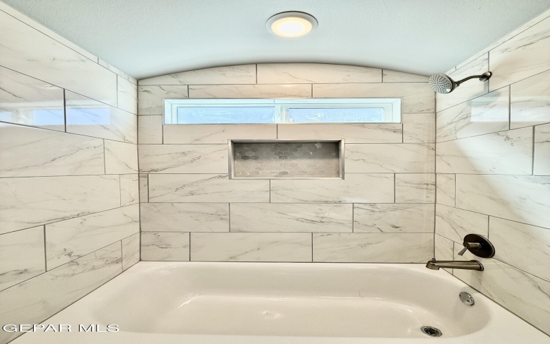 15136 AMBITION Avenue, El Paso, TX 79938, 5 Habitaciones Habitaciones , ,3 BañosBaños,Residential,En Venta,15136 AMBITION Avenue,0,934011