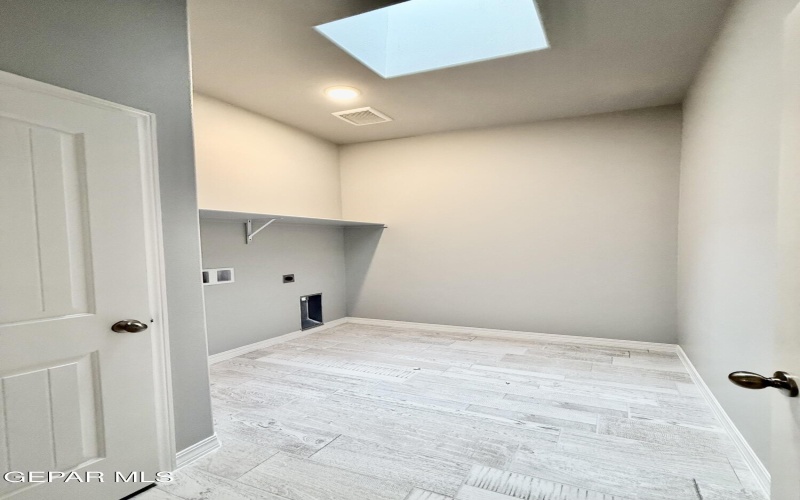 15136 AMBITION Avenue, El Paso, TX 79938, 5 Habitaciones Habitaciones , ,3 BañosBaños,Residential,En Venta,15136 AMBITION Avenue,0,934011