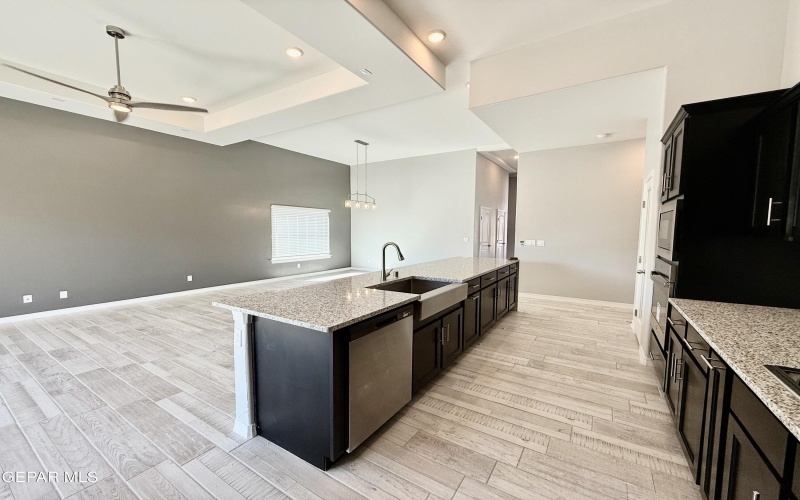 15136 AMBITION Avenue, El Paso, TX 79938, 5 Habitaciones Habitaciones , ,3 BañosBaños,Residential,En Venta,15136 AMBITION Avenue,0,934011