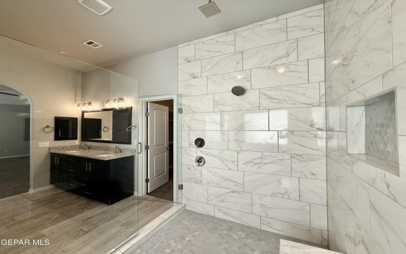 15136 AMBITION Avenue, El Paso, TX 79938, 5 Habitaciones Habitaciones , ,3 BañosBaños,Residential,En Venta,15136 AMBITION Avenue,0,934011